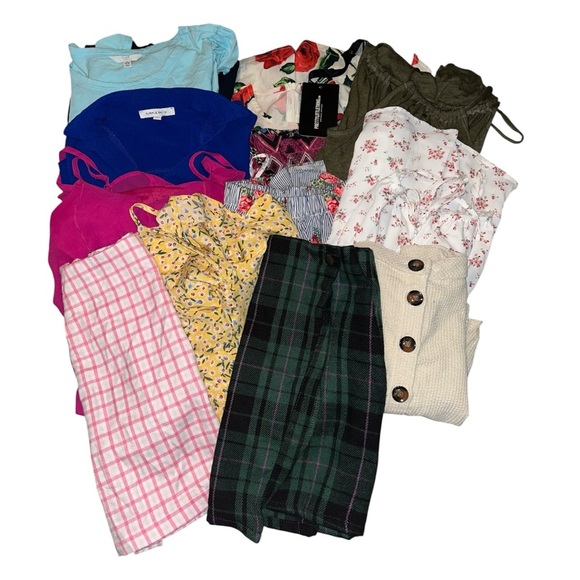 Mystery Bundle Variety of Dresses and Skirts Sizes Small/Medium - Picture 1 of 7